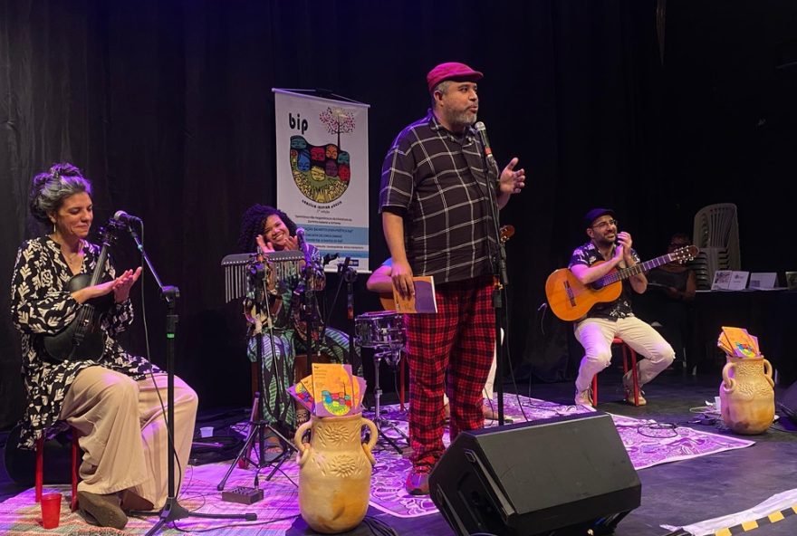 projeto-22brasilia-inspirando-poesia22-promove-saraus-em-escolas-publicas-e-lanca-coletanea-literaria-sobre-o-df