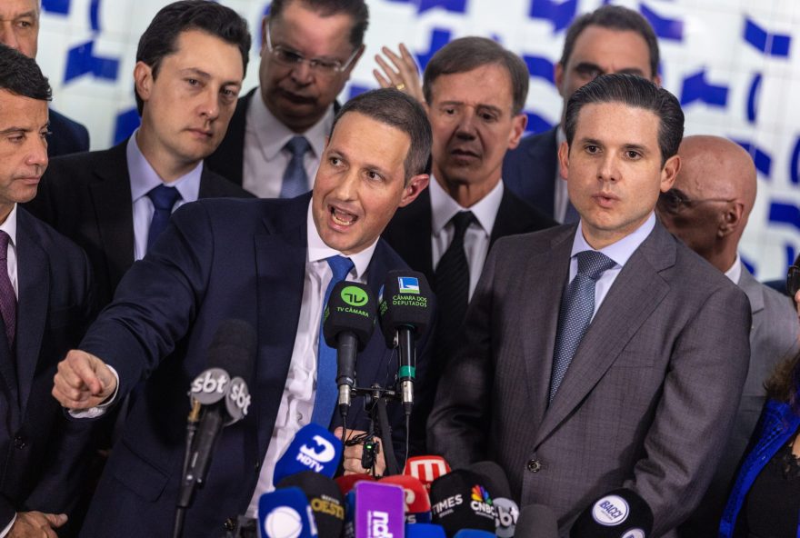 projeto-antifaccao3A-hugo-motta-elogia-derrite-e-critica-pt-por-ter-ido-para-o-ataque-na-discussao-do-texto projeto-antifaccao3A-hugo-motta-elogia-derrite-e-critica-pt-por-ter-ido-para-o-ataque-na-discussao-do-texto