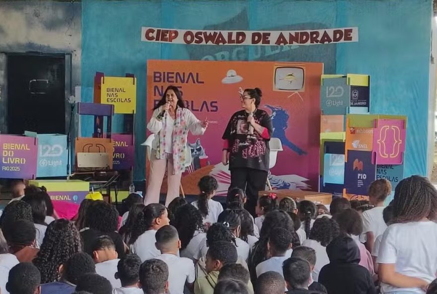 projeto-bienal-nas-escolas-aumenta-procura-por-livros-e-transforma-escolas-em-espacos-de-leitura