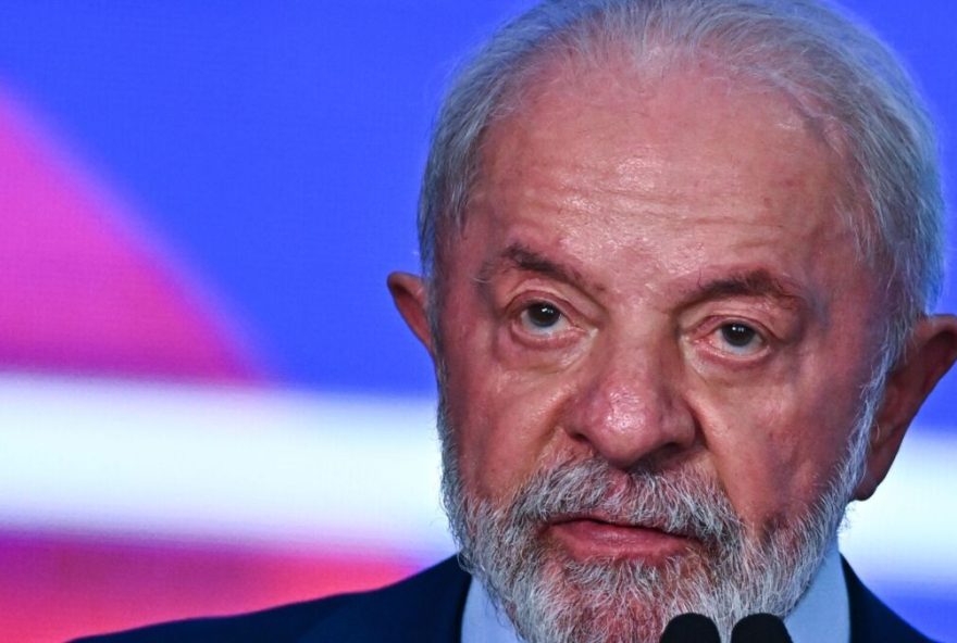 epa12385939 Brazilian President Luiz Inacio Lula da Silva delivers a speech during an event at the Palacio do Planalto in Brasilia, Brazil, 17 September 2025. Lula signed a law imposing limits on the use of social media by children and adolescents.  EPA/ANDRE BORGES