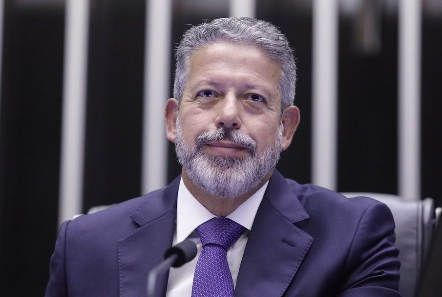 projeto-que-amplia-faixa-de-isencao-do-imposto-de-renda-para-r24-5-mil-avanca-na-camara3A-saiba-mais
