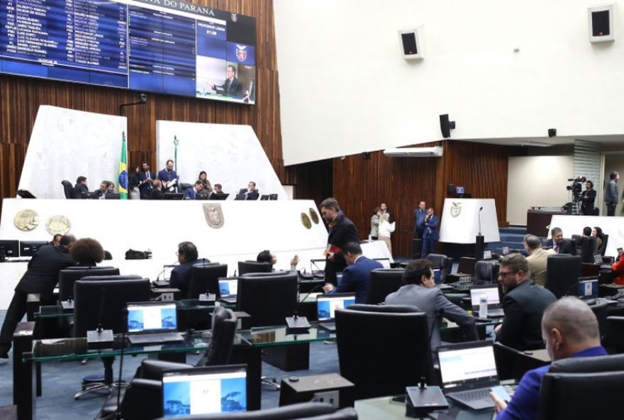 proposta-de-reajuste-salarial-para-professores-no-parana3A-votacao-em-segundo-turno-na-alep