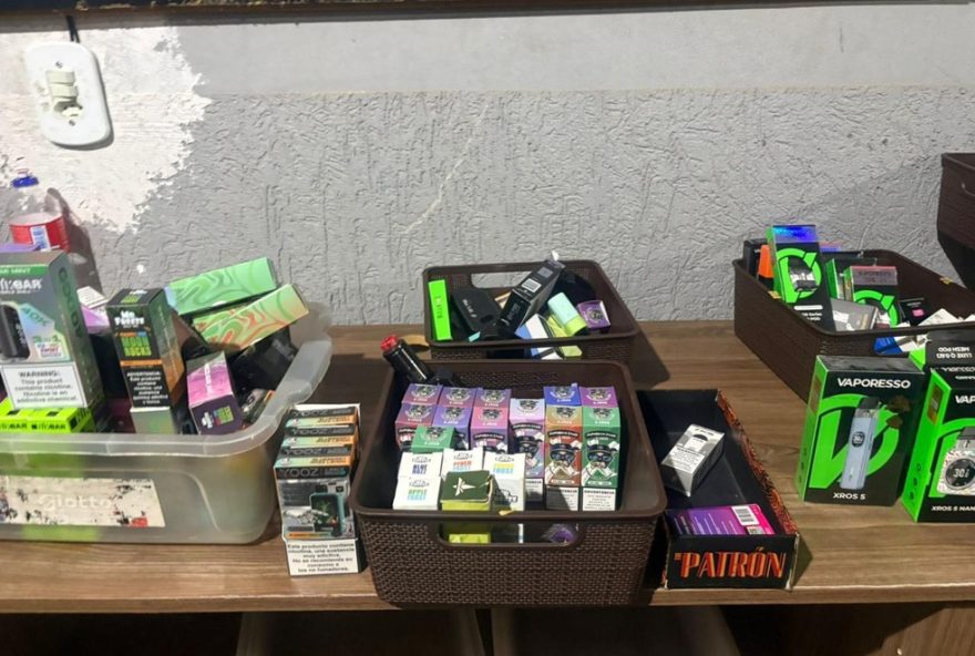 proprietario-e-vendedor-de-tabacaria-presos-por-vender-vapes-em-ceilandia3A-policia-civil-atua-contra-comercio-ilegal proprietario-e-vendedor-de-tabacaria-presos-por-vender-vapes-em-ceilandia3A-policia-civil-atua-contra-comercio-ilegal