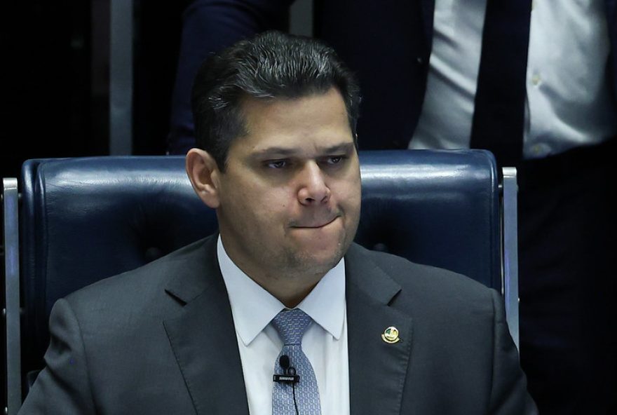 prorrogacao-da-cpmi-do-inss-acirra-tensao-entre-os-poderes3A-bolsonaro-recupera-influencia-com-domiciliar prorrogacao-da-cpmi-do-inss-acirra-tensao-entre-os-poderes3A-bolsonaro-recupera-influencia-com-domiciliar