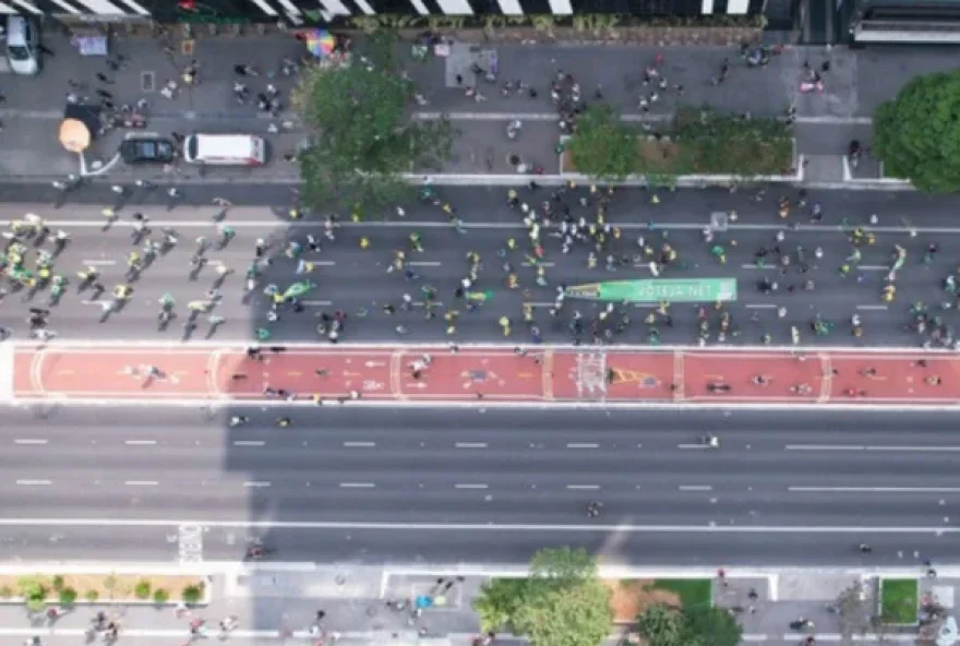 protesto-contra-feminicidio-supera-manifestacao-pro-bolsonaro-na-avenida-paulista