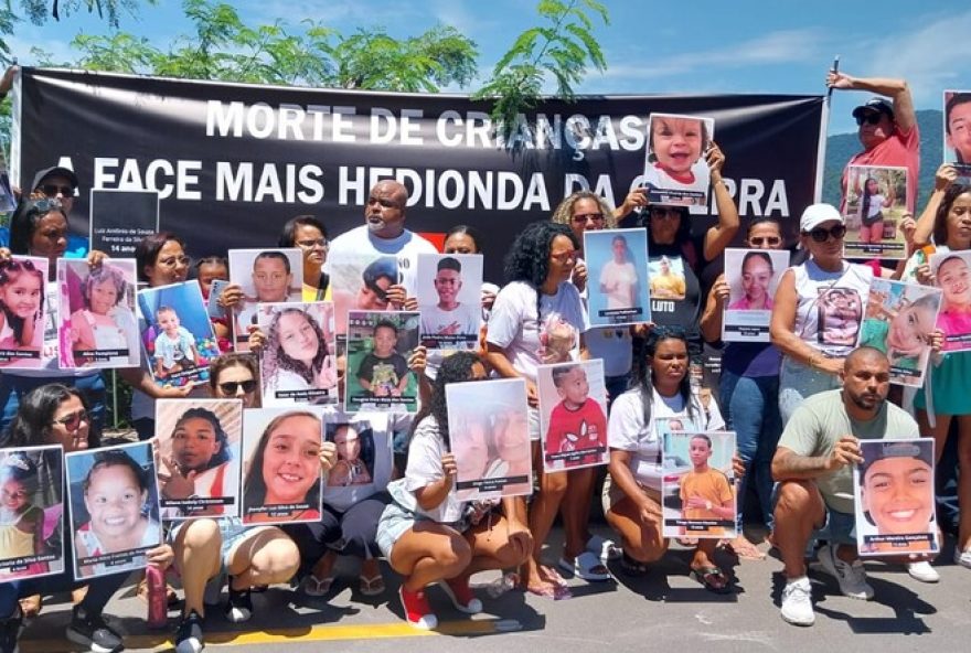 protesto-da-ong-rio-de-paz-pede-retorno-de-fotos-de-criancas-vitimas-no-rj3A-conheca-a-historia-de-diego-vieira-fontes2C-4-anos