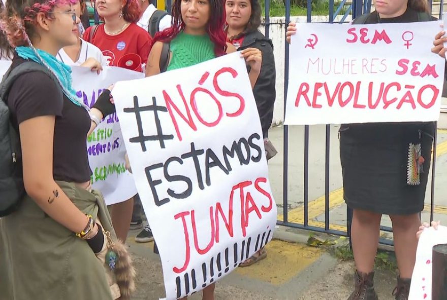 protesto-de-alunos-no-colegio-pedro-ii-apos-estupro-coletivo protesto-de-alunos-no-colegio-pedro-ii-apos-estupro-coletivo