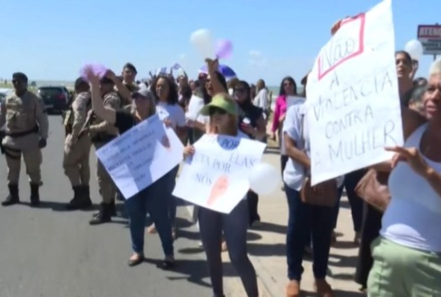 protesto-em-ilheus-pede-justica-para-caso-de-mulheres-mortas3A-comocao-e-clamor-por-respostas-definitivas-em-investigacao-ativa