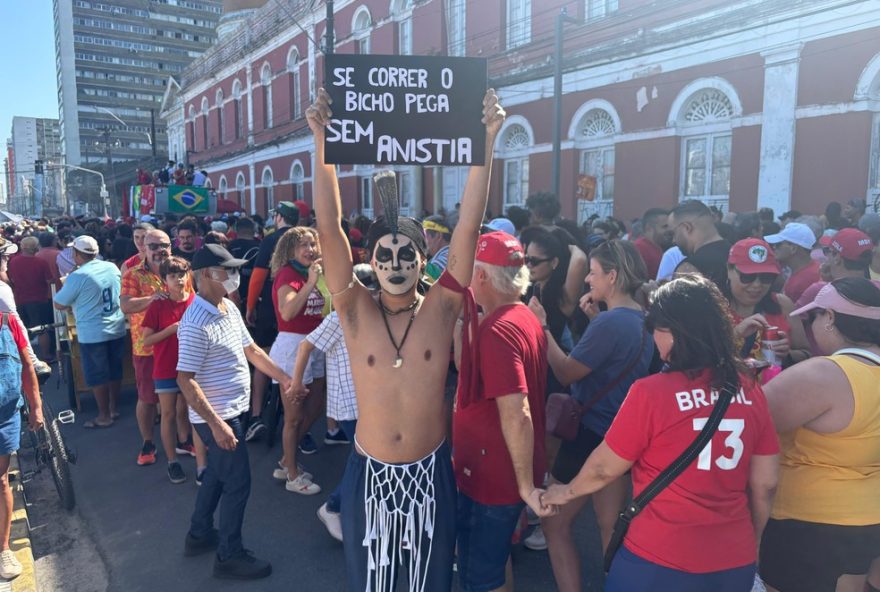 protesto-historico-no-recife-contra-pec-da-blindagem-e-anistia3A-mobilizacao-popular-em-defesa-da-democracia-e-justica