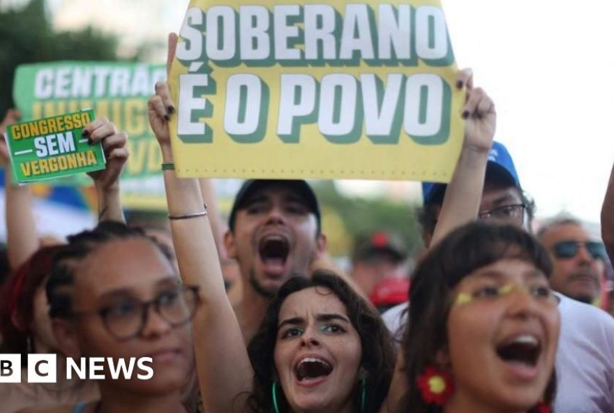 protests-erupt-in-brazil-against-bill-that-may-grant-bolsonaro-amnesty