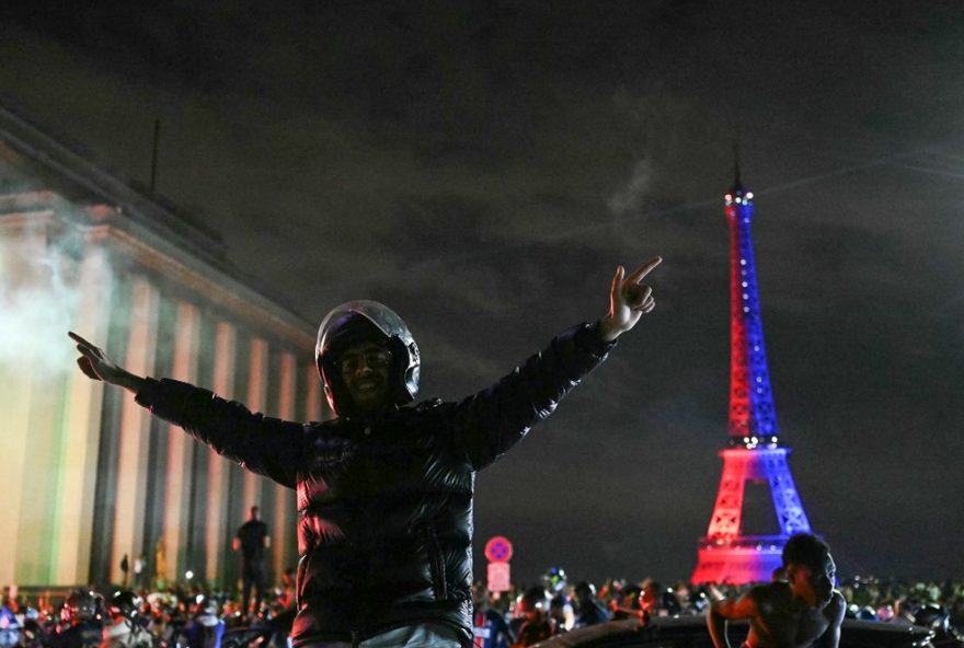 psg-condena-violencia-em-festa-do-titulo-da-champions-league-em-paris