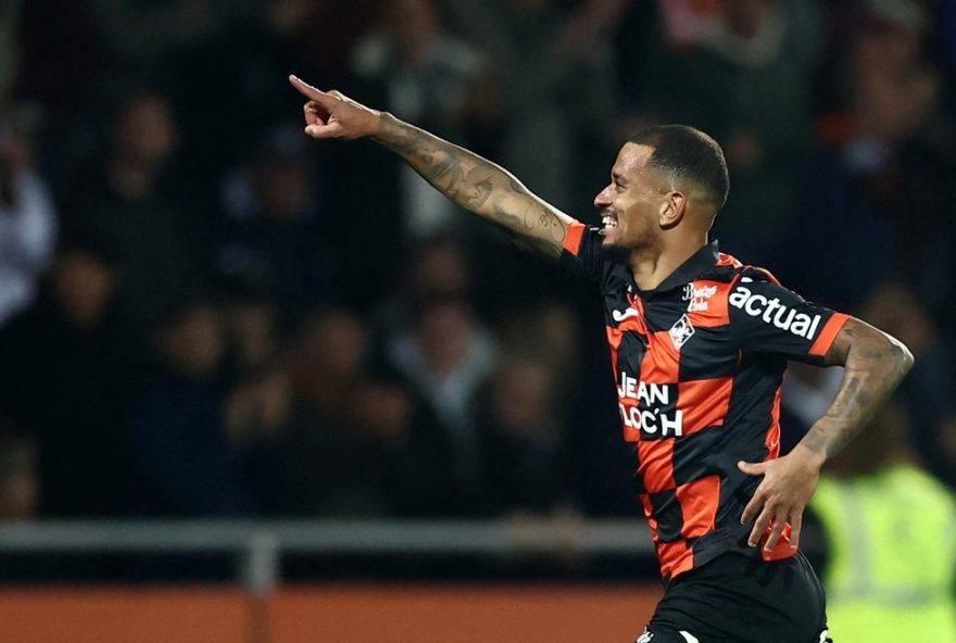 psg-empata-com-lorient-e-lider-da-ligue-1-esta-ameacado3A-analise-e-projecoes-para-a-temporada