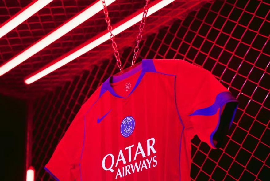 psg-lanca-terceiro-uniforme-vermelho-inspirado-nos-anos-2000