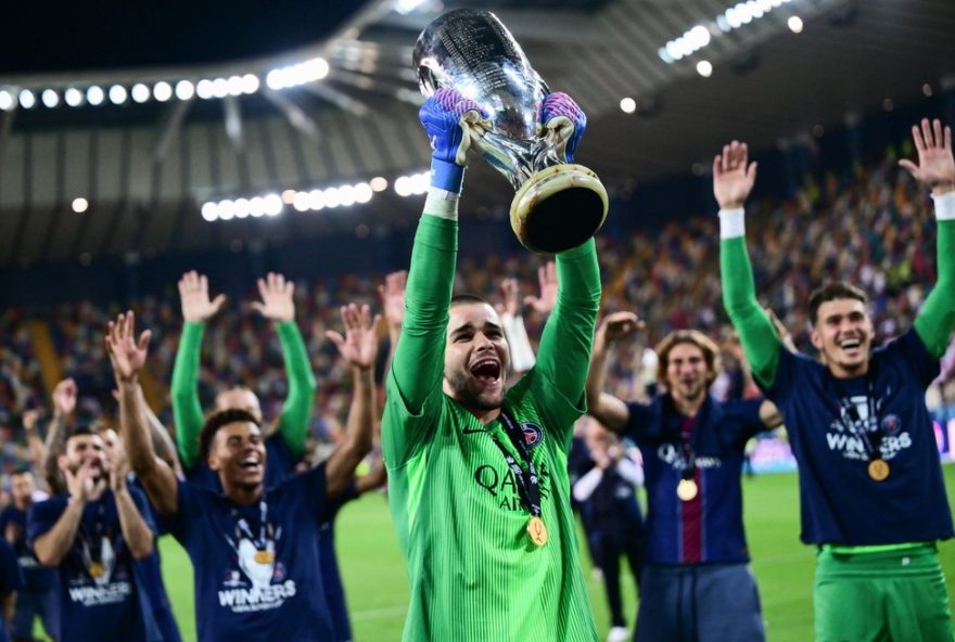 psg-vence-tottenham-nos-penaltis-e-conquista-a-supercopa-da-uefa-com-lucas-chevalier-como-destaque