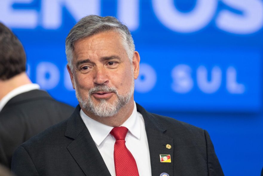 pt-oficializa-pre-candidatura-de-paulo-pimenta-ao-senado-pelo-rs