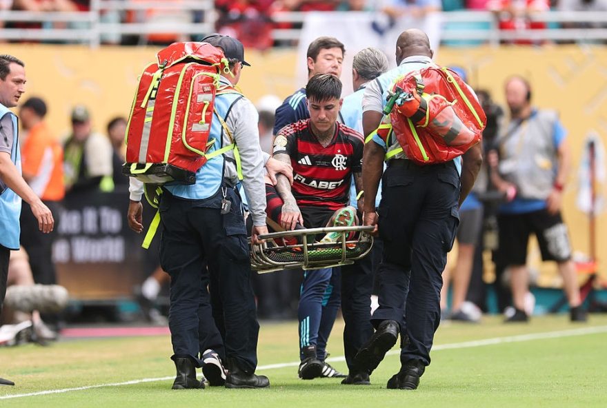 pulgar2C-do-flamengo2C-se-machuca-contra-bayern3A-suspeita-de-fratura-preocupa-equipe-e-torcedores