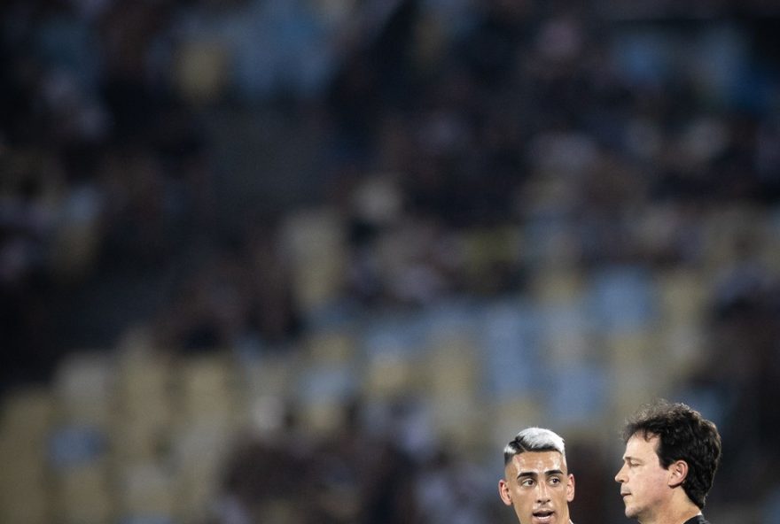 puma-rodriguez-se-destaca-na-lateral-esquerda-do-vasco3A-elogiado-por-diniz-e-com-futuro-incerto