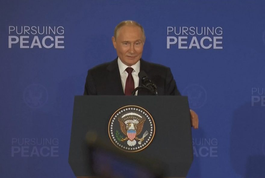 putin-expressa-interesse-em-acabar-com-conflito-na-ucrania-durante-coletiva-com-trump