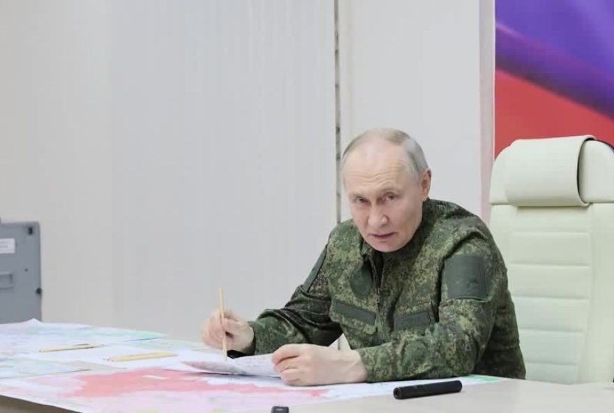 putin-visita-regiao-de-kursk-apos-invasao-da-ucrania3A-tropas-ucranianas-cercadas