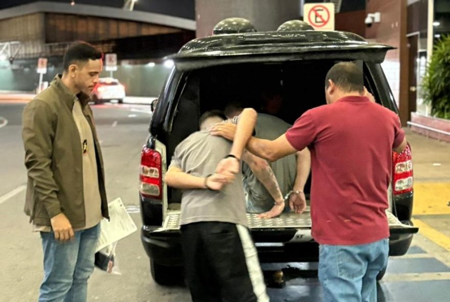 quadrilha-e-presa-no-aeroporto-de-maceio-com-golpe-do-bilhete-premiado-rumando-para-sp.-maior-golpe-do-bilhete-premiado-e-descoberto-no-aeroporto-de-maceio quadrilha-e-presa-no-aeroporto-de-maceio-com-golpe-do-bilhete-premiado-rumando-para-sp.-maior-golpe-do-bilhete-premiado-e-descoberto-no-aeroporto-de-maceio