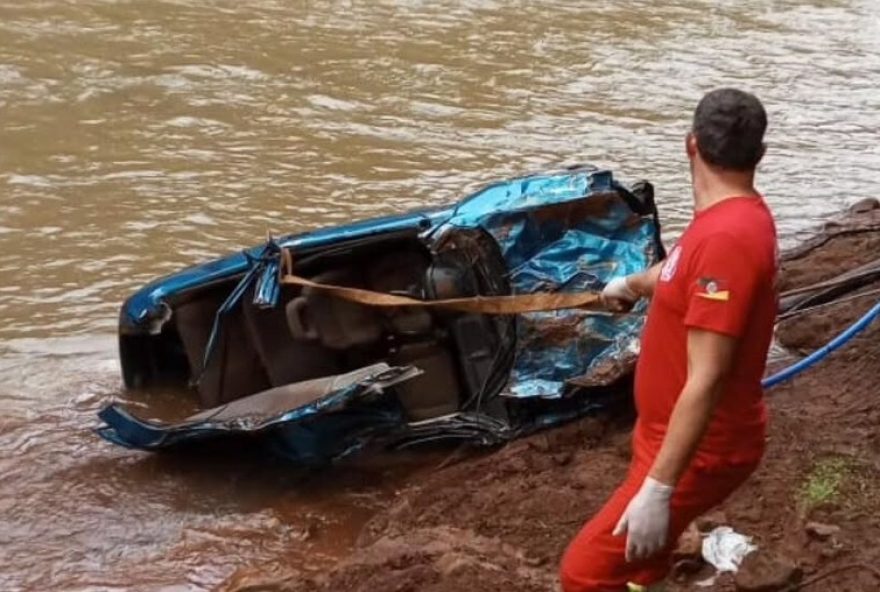 quarta-vitima-de-chuvas-no-rs-e-encontrada-em-carro-submerso-no-rio-dourado2C-em-aratiba