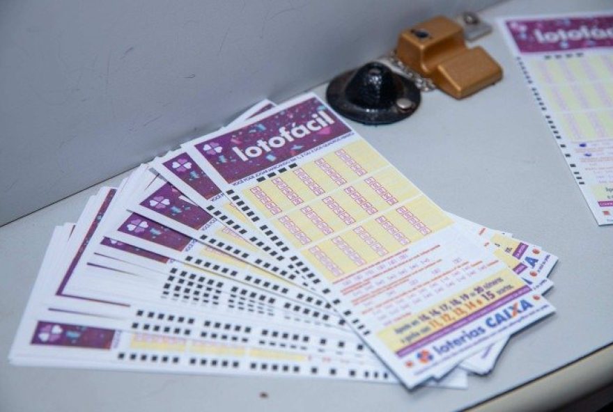 quatro-apostas-do-df-ganham-r24-42C29-milhoes-cada-na-lotofacil-da-independencia