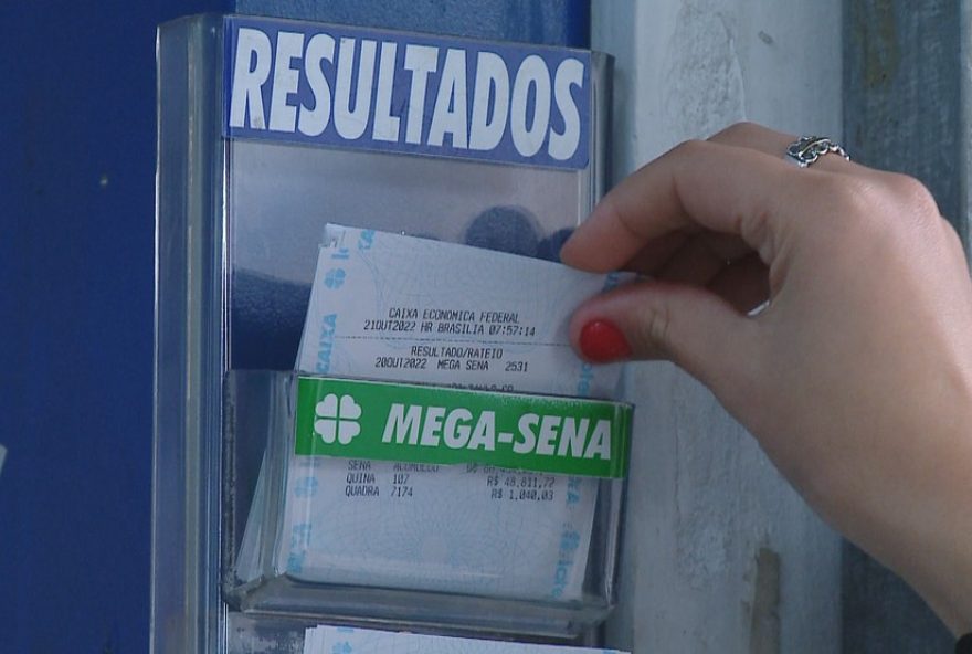 quatro-apostas-do-parana-ganham-r24-60-mil-na-mega-sena3B-confira-cidades-premiadas