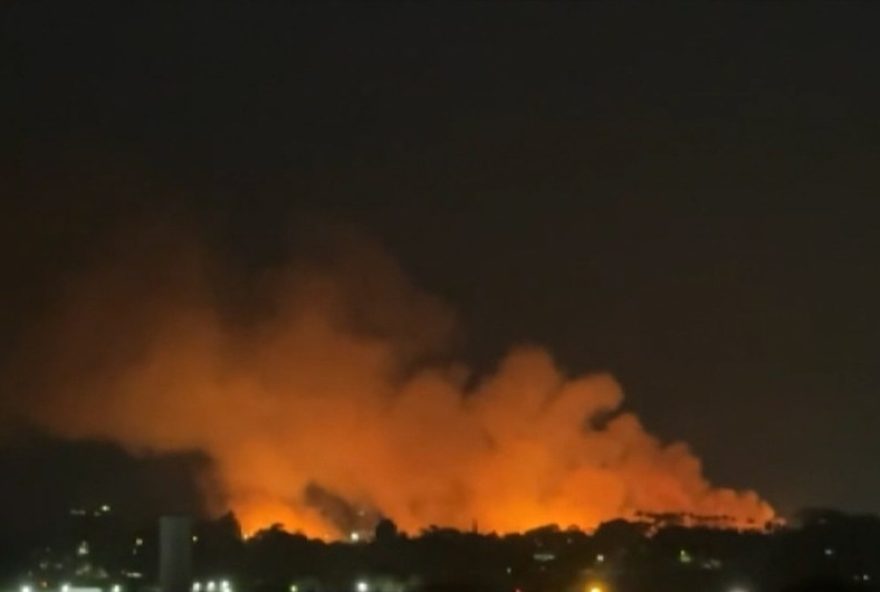 queimada-atinge-vegetacao-as-margens-da-rodovia-sp-135-em-piracicaba3A-bombeiros-combatem-incendio-23queimadapiracicaba-23incendiosp135