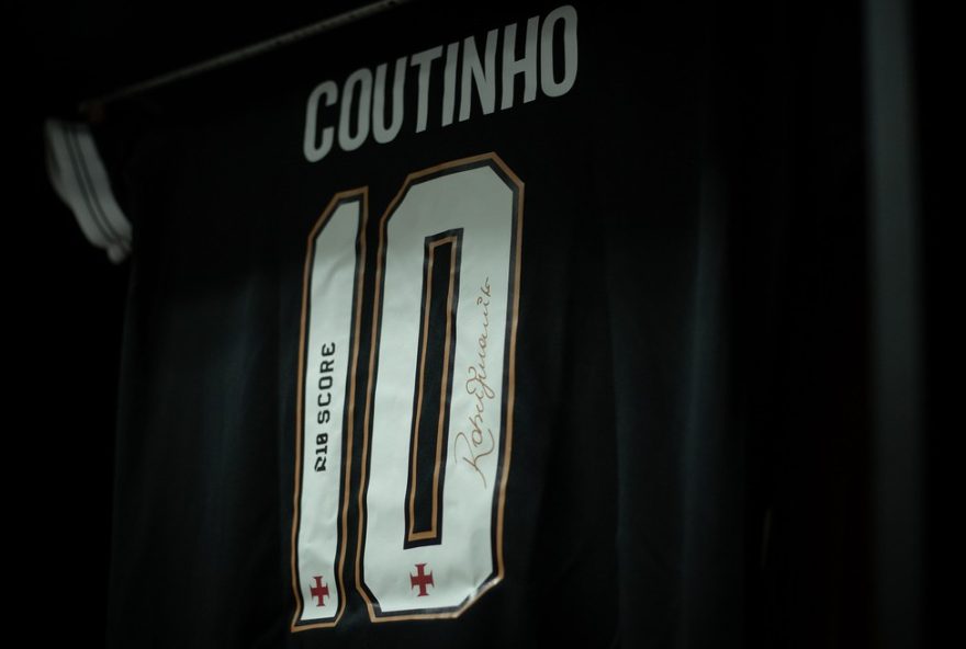 quiz3A-descubra-o-camisa-10-do-vasco-em-jogos-historicos-philippe-coutinho-assume-o-posto-de-idolo-no-meio-campo-cruzmaltino.-acompanhe-tudo-sobre-o-time