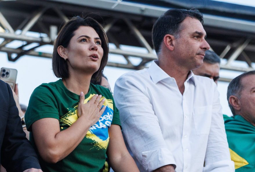racha-na-familia-bolsonaro3A-reuniao-do-pl-deve-servir-para-delimitar-papel-de-michelle-no-partido