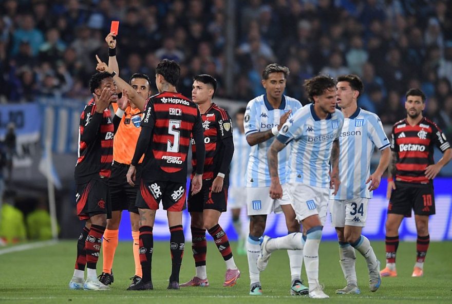 racing-x-flamengo3A-expulsao-de-plata-por-22conduta-violenta22-agita-semifinal-da-libertadores-analise-do-var-expoe-polemica racing-x-flamengo3A-expulsao-de-plata-por-22conduta-violenta22-agita-semifinal-da-libertadores-analise-do-var-expoe-polemica