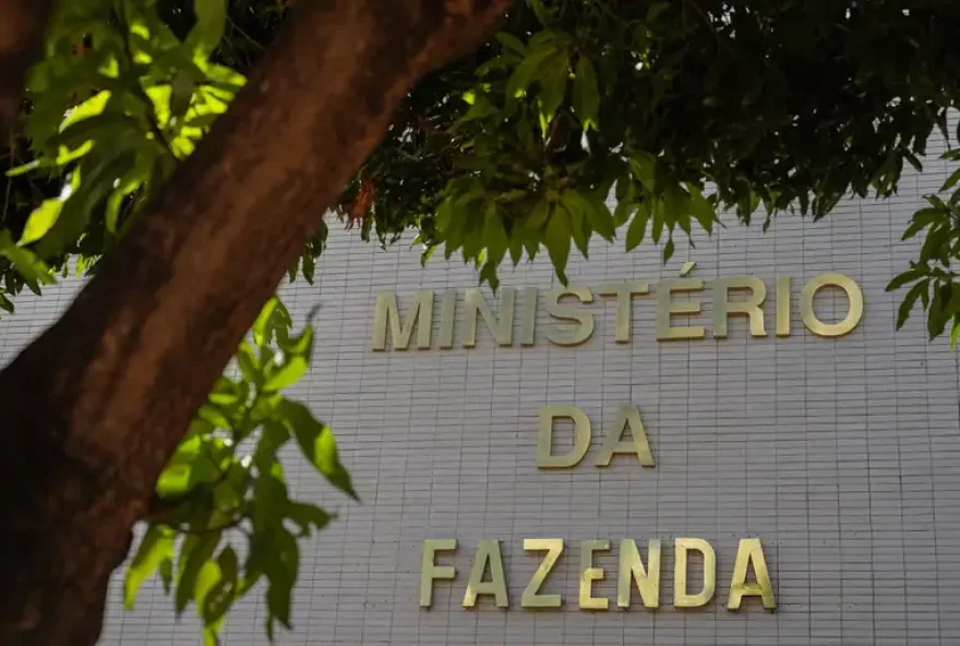 Receita decidiu suspender imunidade tributária sobre os salários de ministros de confissão religiosa
(Foto: Reprodução/ Agência Brasil)