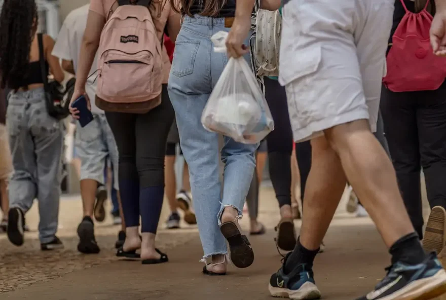 Sessenta estudantes tiram nota mil na redação do Enem. Foto: Rafa Neddermeyer/Agência Brasil