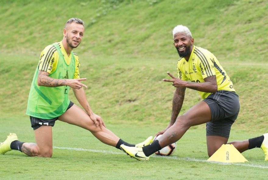 rafinha-elogia-equipe-do-flamengo-de-2025-e-compara-com-20193A-22muito-mais-forte2C-estrutura-de-nivel-europa22