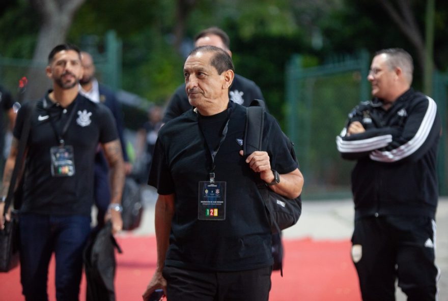 ramon-diaz-critica-oscilacao-do-corinthians-na-estreia-na-libertadores