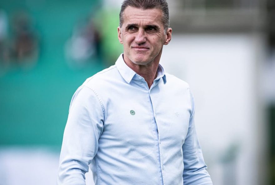ramon-diaz-segue-como-plano-a-do-vitoria-para-substituir-fabio-carille