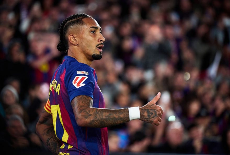 raphinha-brilha-em-vitoria-do-barcelona-e-tecnico-elogia3A-22sentimos-falta-dele22
