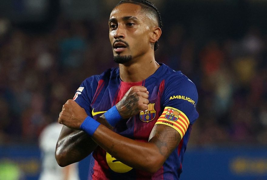 raphinha-sofre-lesao-no-tendao-e-desfalca-barcelona-e-selecao-brasileira3A-impacto2C-recuperacao-e-expectativas