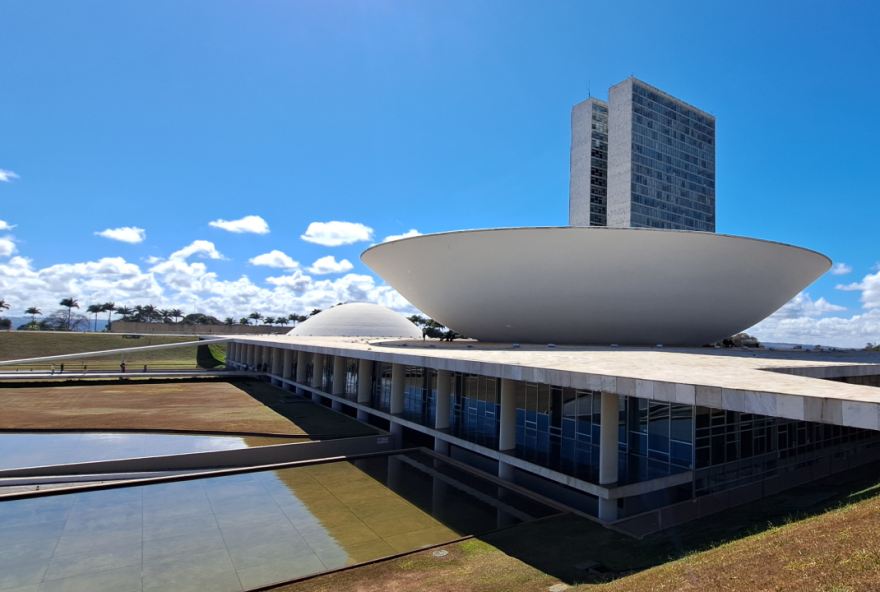 reacao-da-camara-a-operacao-da-pf-gera-clima-de-guerra reacao-da-camara-a-operacao-da-pf-gera-clima-de-guerra