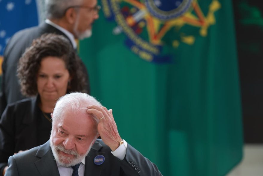 reacao-do-pt-ao-avanco-de-flavio-bolsonaro-contra-lula-em-pesquisa