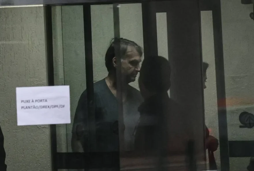 reacoes-a-prisao-de-bolsonaro3A-negacao2C-fe-e-ameaca-de-greve