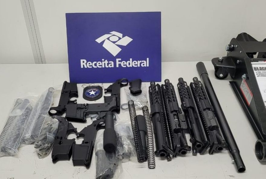 receita-federal-apreende-30-fuzis-no-aeroporto-de-viracopos-em-operacao-contra-trafico-de-armas