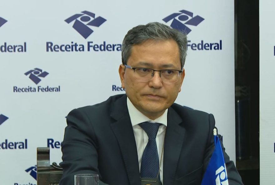 receita-federal-retem-navio-com-carga-milionaria-de-combustivel3A-operacao-combate-fraude-na-importacao