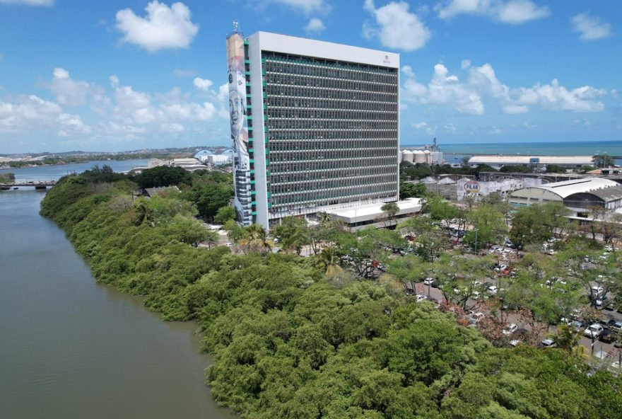 recife3A-secretaria-adjunta-cecilia-cruz-assume-educacao-a-partir-de-abril