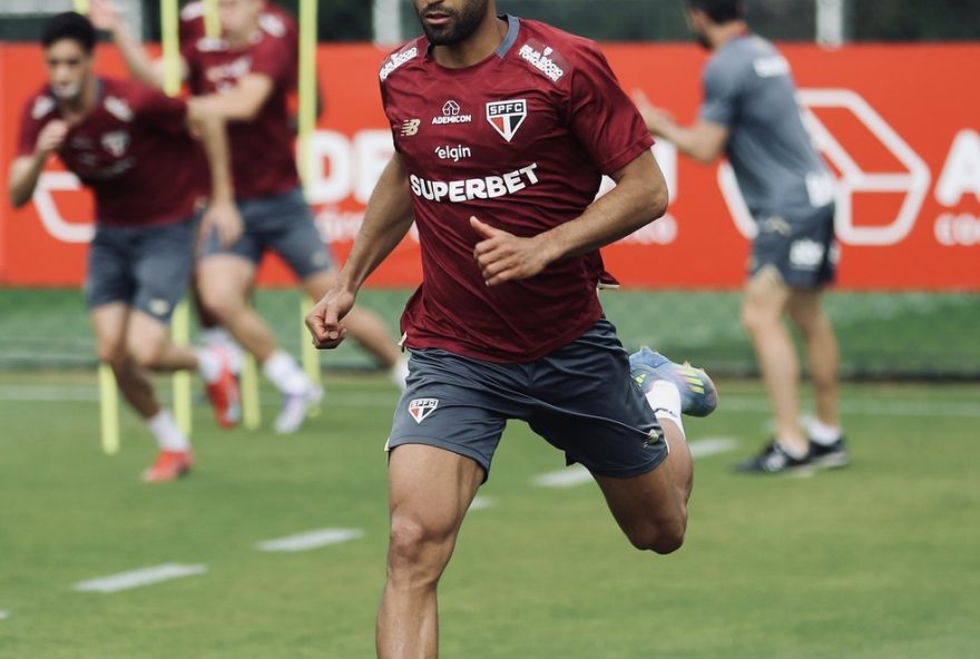recuperacao-de-lucas3A-sao-paulo-planeja-retorno-gradual-do-atacante-para-temporada