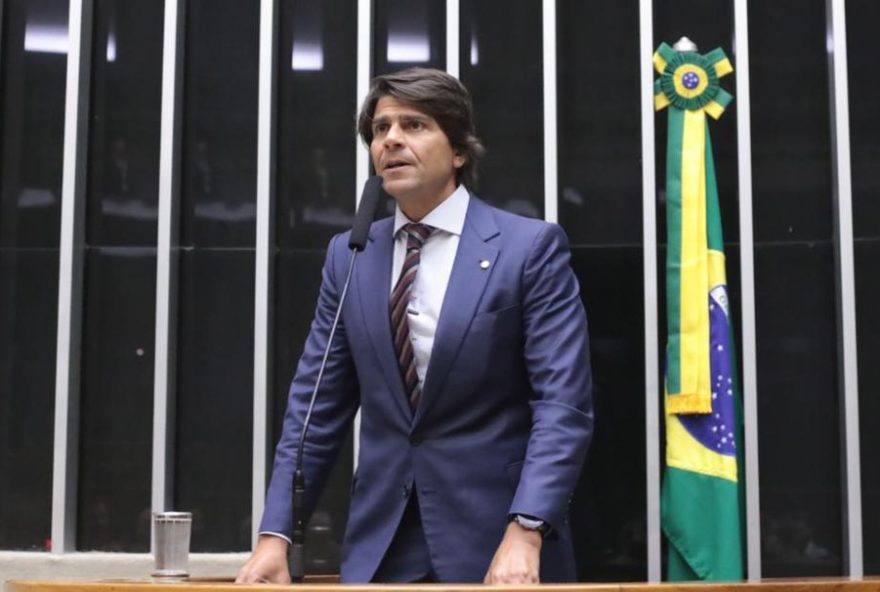 reforma-administrativa-nao-mexera-em-direitos2C-mas-vai-questionar-penduricalhos2C-diz-relator-do-grupo-de-trabalho-da-camara