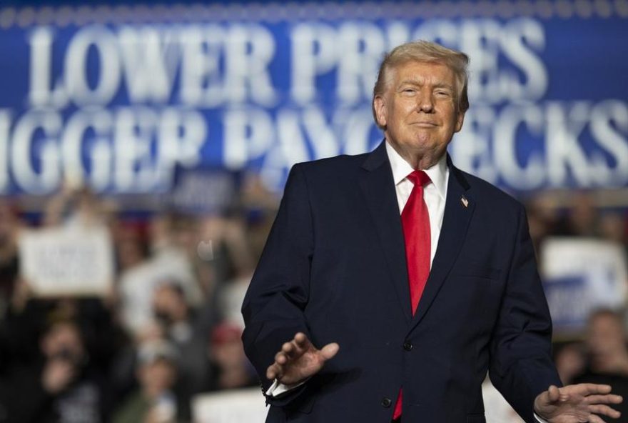 reforma-de-trump-permite-contratacao-e-demissao-de-servidores-federais2C-atingindo-ate-50-mil-cargos reforma-de-trump-permite-contratacao-e-demissao-de-servidores-federais2C-atingindo-ate-50-mil-cargos