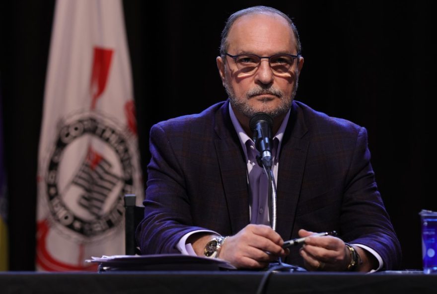 reforma-do-estatuto-do-corinthians-gera-resistencia-entre-conselheiros3A-tuma-pressionado