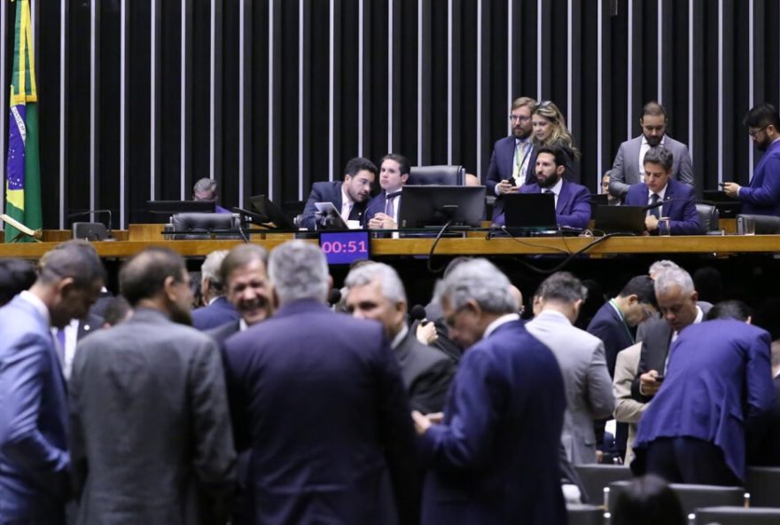 reforma-do-ir-aprovada-pela-camara-pode-beneficiar-lula-em-2026