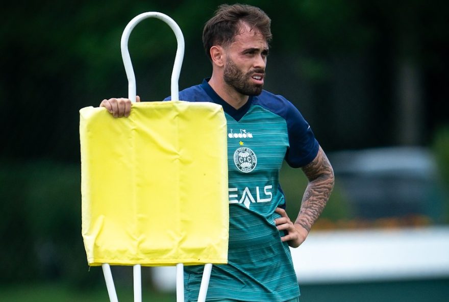 reformulacao-no-coritiba3A-quarteto-campeao-da-serie-b-deixa-o-clube-para-2026 reformulacao-no-coritiba3A-quarteto-campeao-da-serie-b-deixa-o-clube-para-2026